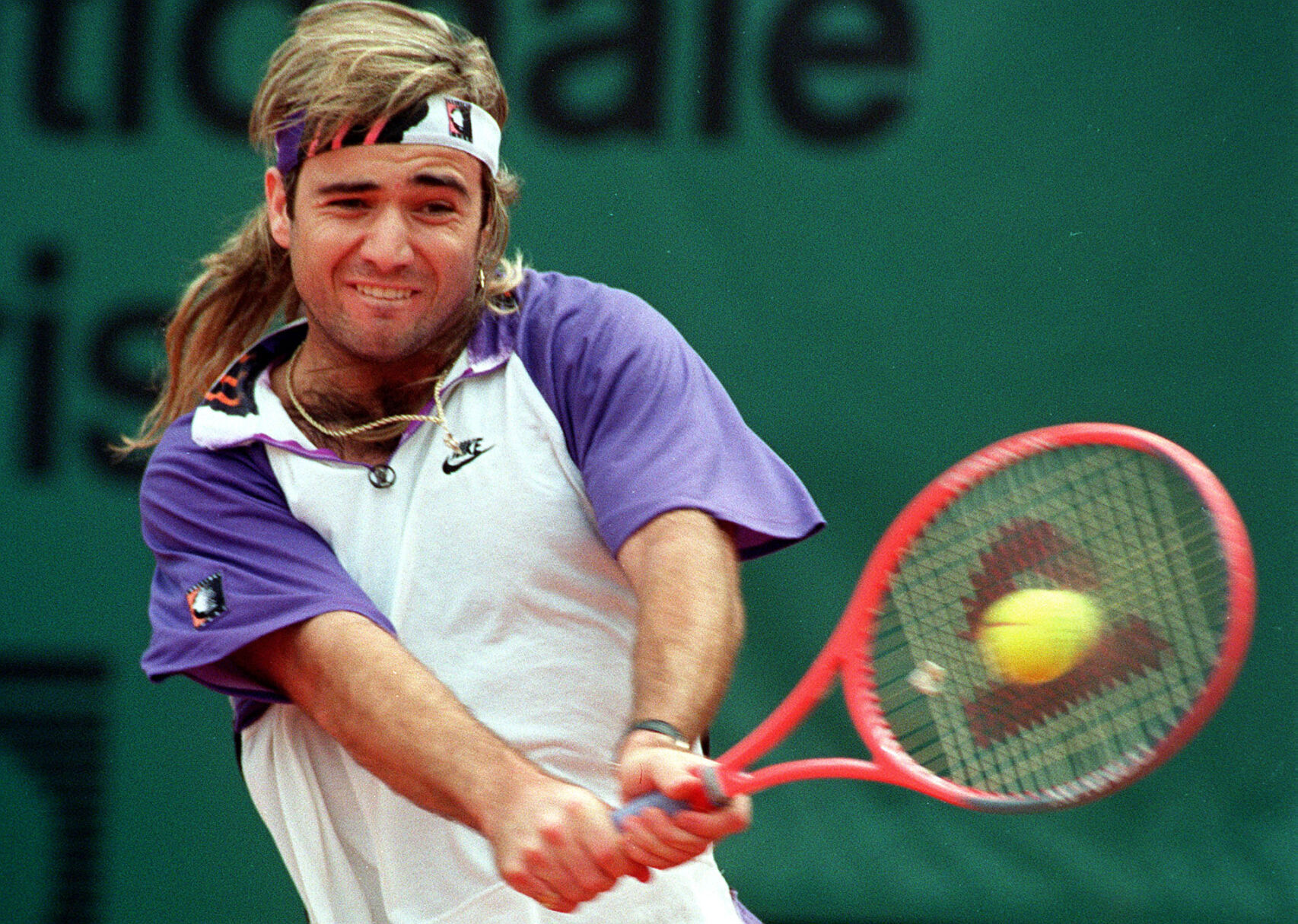 1991: Jim Courier beats Andre Agassi in first all-American men's final at French Open